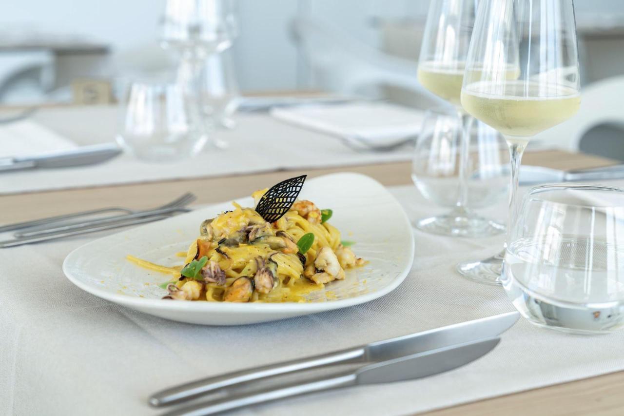 Perla Saracena Hotel & Restaurant Salve Kültér fotó